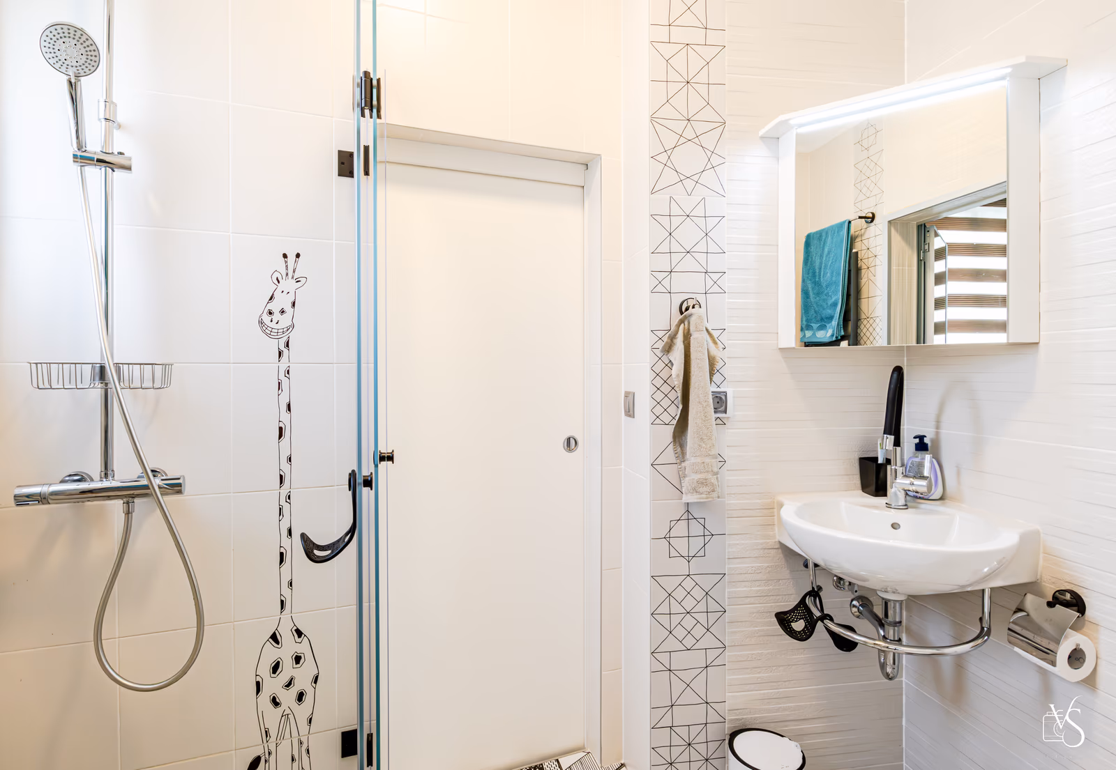 Bathroom from another angle
